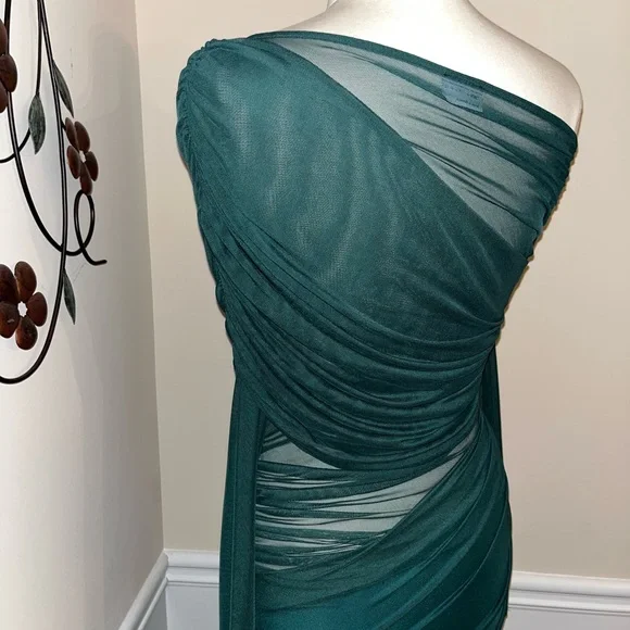 ASOS Emerald Long Sleeve Off-Shoulder Dress - Picture 11 of 11